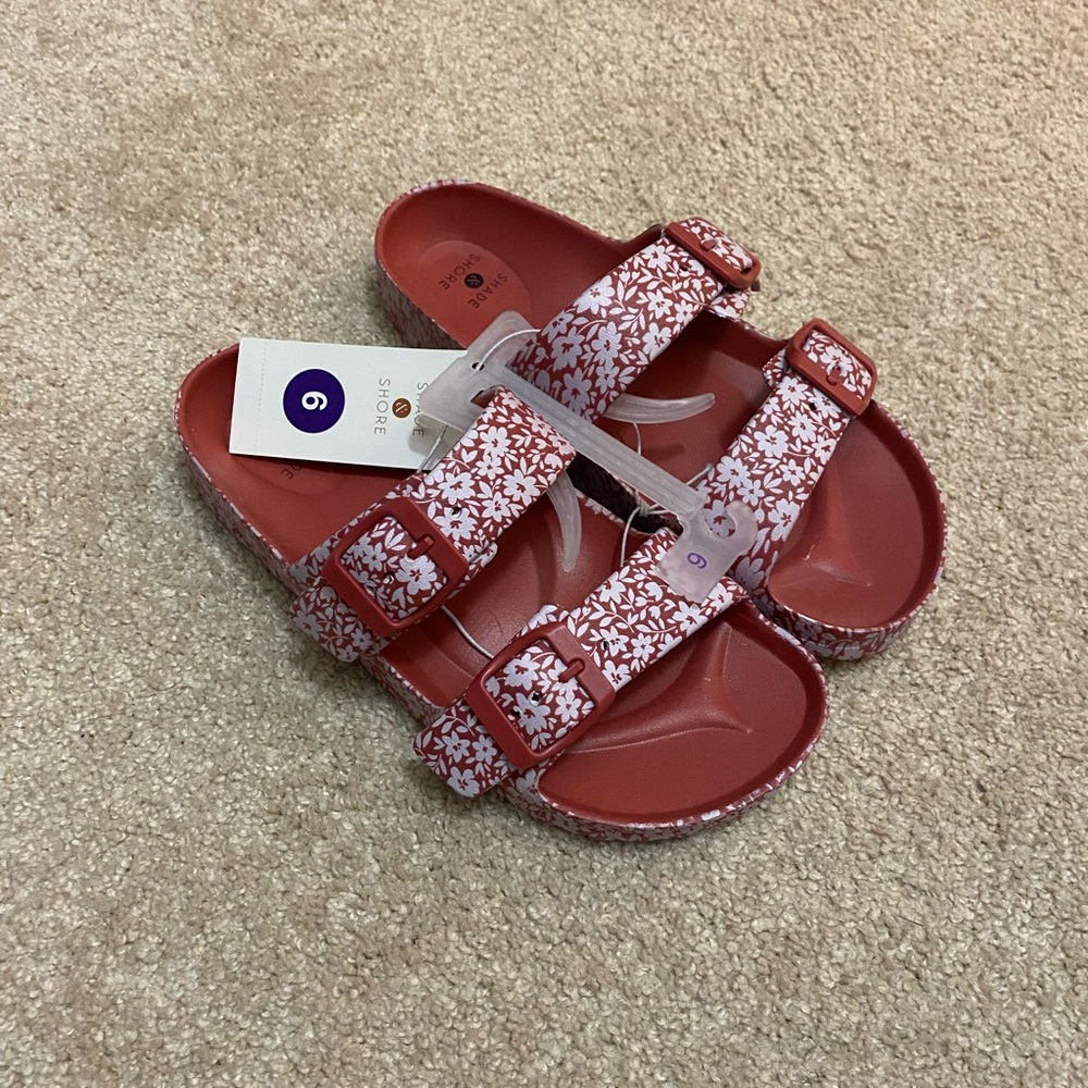 Shade and Shore Floral Slides